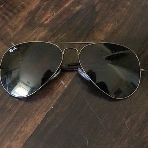 RB3025 Ray-Ban Aviator Classic in Gunmetal